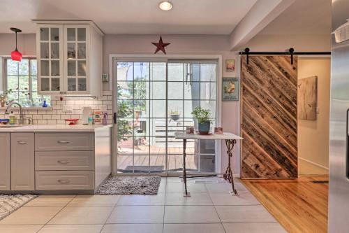 Dog-Friendly Wine Country Retreat Less Than 2 Mi to Plaza! - image 6