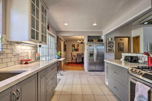 Dog-Friendly Wine Country Retreat Less Than 2 Mi to Plaza! - image 8