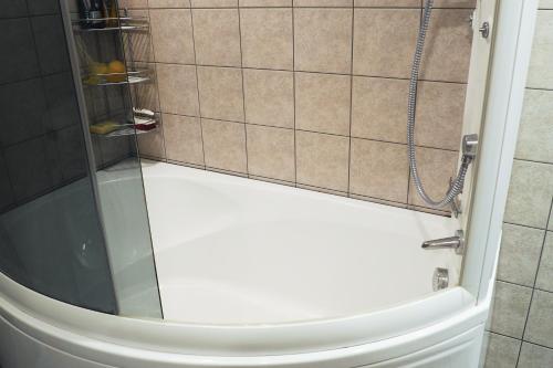 Bathroom, Saase 3 Apartment in Mustamae