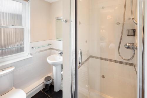 Shower, Astor York-NEW in York