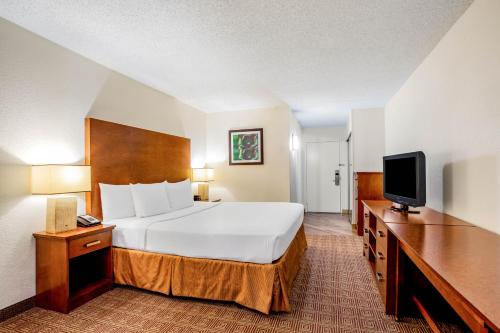 La Quinta Inn & Suites by Wyndham Danbury