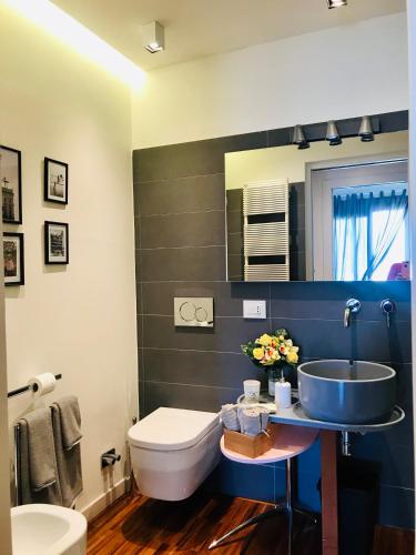 Sweet & cosy room next to the beach, Viareggio (Foto 6)