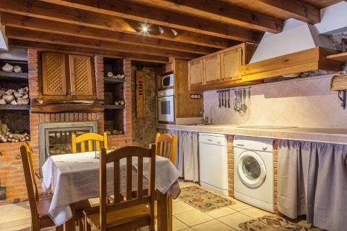 Konyha, Apartamentos Rurales El Tio Pablo Picos de Europa Tresviso in Tresviso