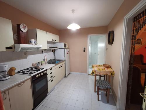 kuchyně, Erika vendégház centrumban (Erika vendeghaz centrumban) in Balatonkeresztur