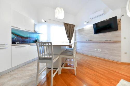 Bellevue Hill apartment - image 5
