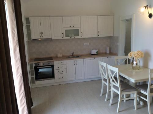 Apartments Raskovic I