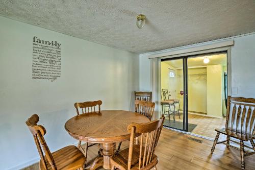 Quiet and Convenient Home 6 Mi to Stone Mtn! - image 4