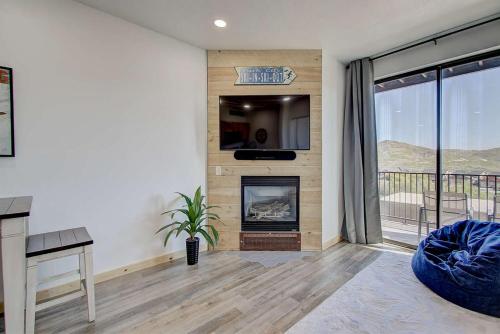 Updated Lakeview Condo Near Jordanelle - image 2