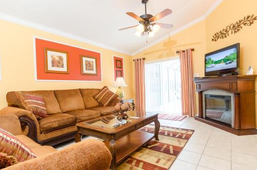 SUPERB FOUR BEDROOM THREE BATHROOM VILLA - image 4