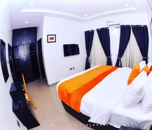 Ed's luxe apartments