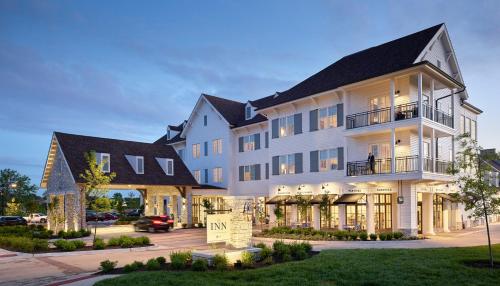 The Inn at Meadowbrook in Prairie Village, USA