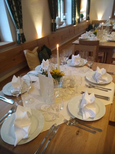 Hotel Gasthof Neuwirt in 霍爾茨基興