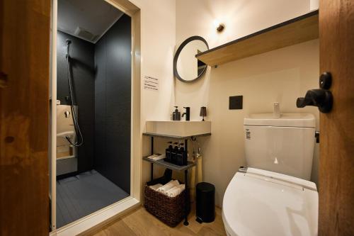 Comfort Quadruple Room - No Cleaning for Consecutive Night Stays image 10