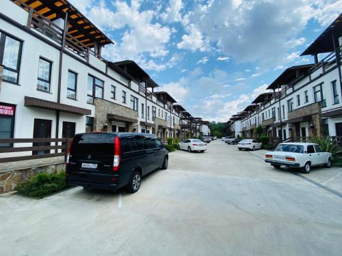 Real Mandarin Park - image 2
