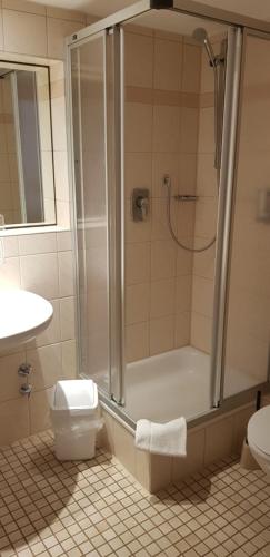 Single room, street view