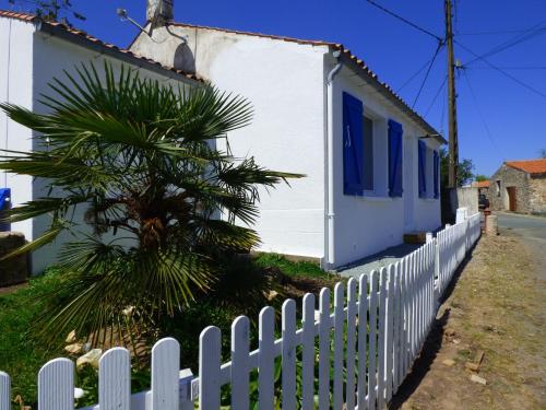 Maison rénovée à neuf en 2020, beaux volumes, au calme, à 10 minutes de la mer gîte à louer Moutiers-les-Mauxfaits