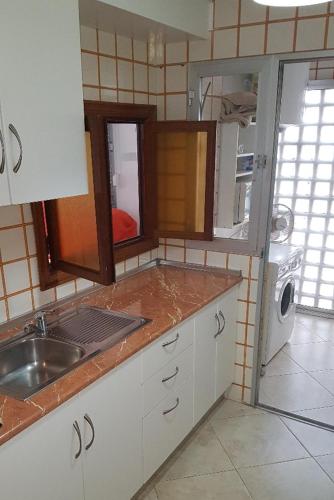 Apartment Ideally Located Between The Sea The City Center - image 4