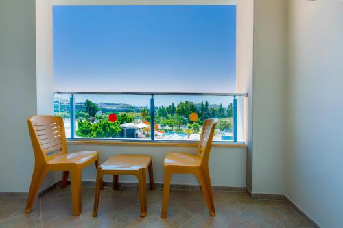 Triple Room with Land View