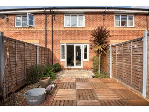 Peaceful terrace house with allocated parking bay