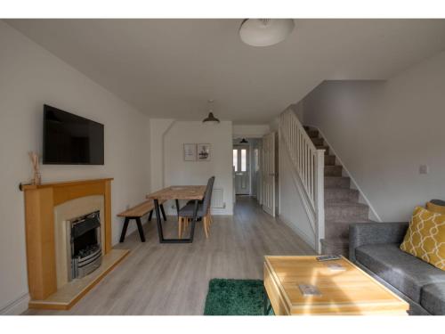 Peaceful terrace house with allocated parking bay