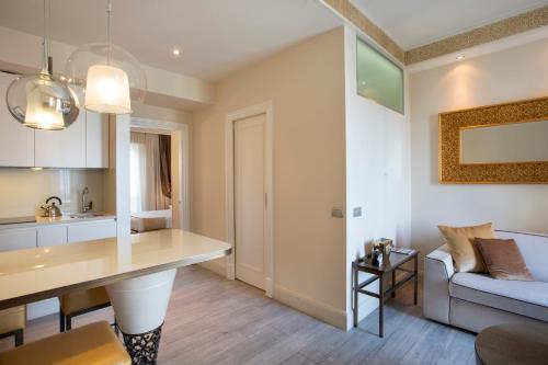 Suite Milano Duomo - image 9