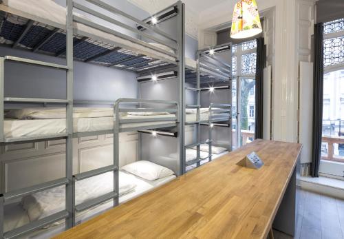 Astor Hyde Park Hostel - image 14