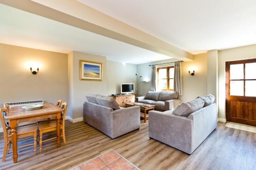 Knockerdown Cottages, Ashbourne (photo 5)