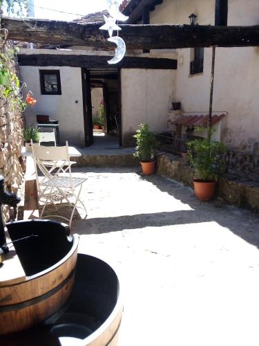  Refugio de Océn in 19445 La Hortezuela de Océn