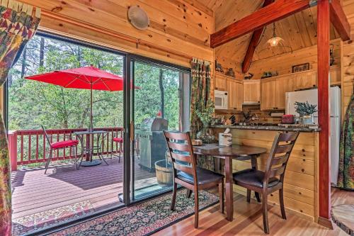 StrawberryandPine Studio Cabin with Outdoor Oasis!
