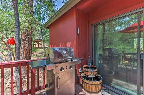 StrawberryandPine Studio Cabin with Outdoor Oasis!