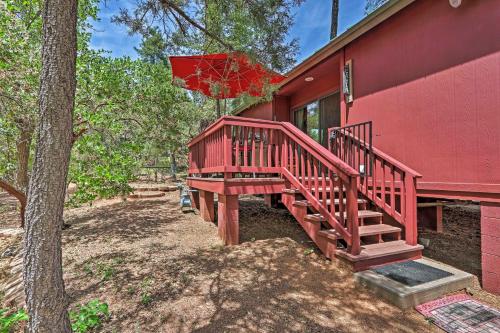 StrawberryandPine Studio Cabin with Outdoor Oasis!