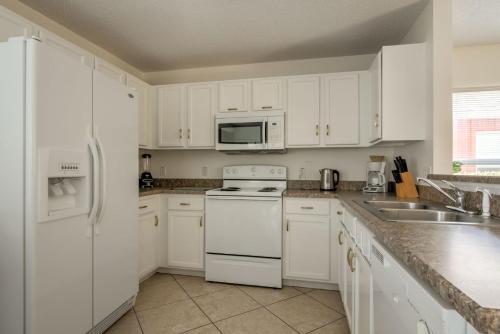 Ceri's Southern Dunes Vacation Home - main image