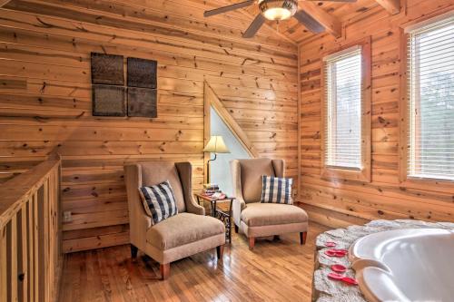 Pigeon Forge Cabin with Hot Tub 2 half Mi to the Strip - image 9
