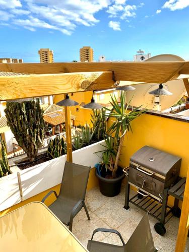  Lux lovely 3 bedroom duplex with solarium in centre of Playa Las Americas in 38649 Arona