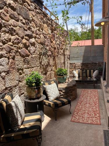 Bisbee Brownstone Suites