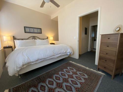 Bisbee Brownstone Suites