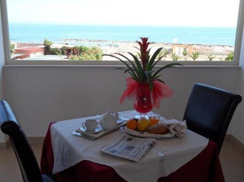 Θέα, Hotel Belvedere in Μαργκερίτα ντι Σαβόια