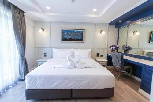 room detail thumbnail 1