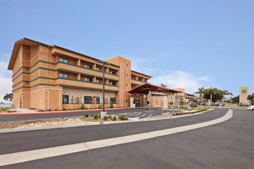 Holiday Inn Express Hotel & Suites Ventura Harbor, an IHG Hotel