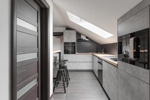 廚房, The Attic in 馬克西米爾