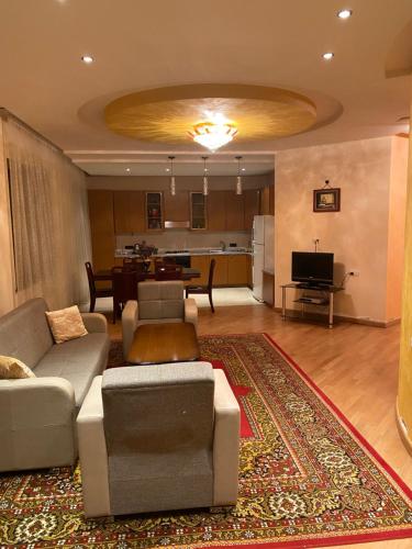 2 bedrooms, 4 beds