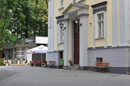 Park Hotel Dobrodzień (Park Hotel Dobrodzien) in 쳉스트호바 시티 센터