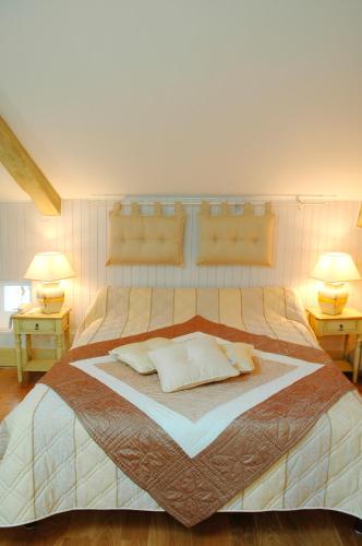 1 queen bed, 1 twin bed