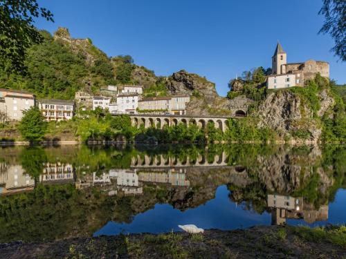 Les Gîtes du Rocher et de la Boucle du Tarn - Location saisonnière - Ambialet