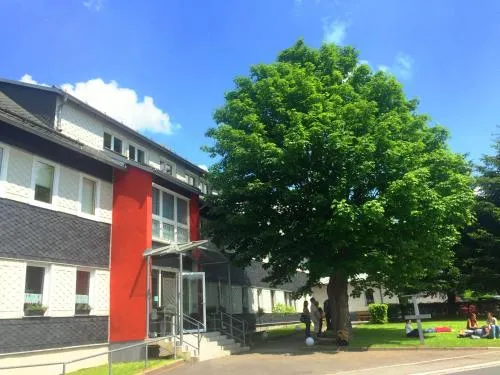Haus Rosenbaum am Rennsteig Gruppenhaus - Pension - Ferienhaus bis 50 Personen in Neuhaus am Rennweg, Deutschland