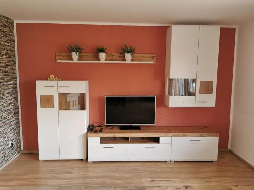 Gemütliche 90 qm Wohnung in Saarburg, zentral gelegen, Garten mit Aussicht, separater Eingang - Apartment - Saarburg