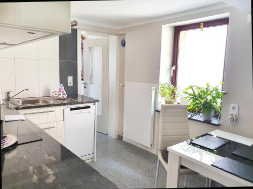 Kitchen, Monteur-Fremdenzimmer - Petit Quartier in Boppard