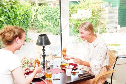 Hotel Brasserie Den Burg - image 11