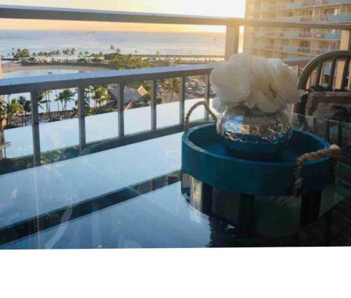 MERMAID'S COVE WITH BREATHTAKING OCEAN VIEWS AT ILIKAI HOTEL - image 7