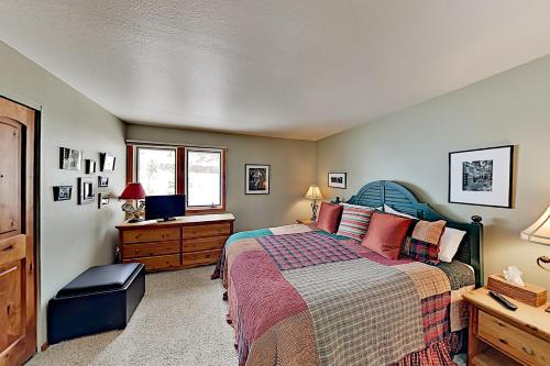 Snowmass Village Ski Lodge - main image